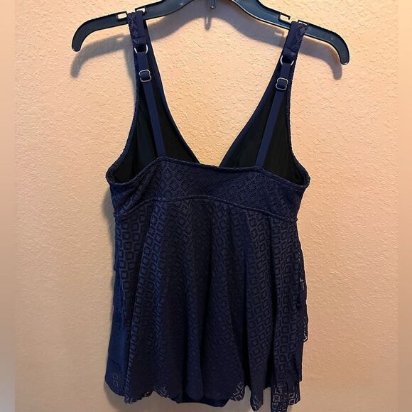 Croft & Barrow Navy swimsuit - Picture 2 of 11